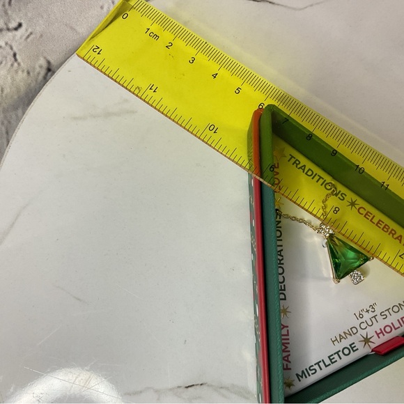 🐘🐘💓 14K Gold Plated Hand Cut Stone Christmas Tree Pendant Necklace - Picture 8 of 8